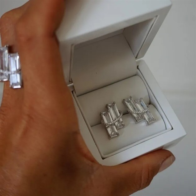 Öronhänge silver med stenar